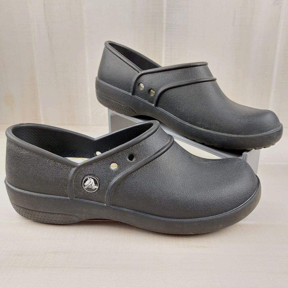 Crocs Neria Work Clogs Women’s Size 7 Black Gardening